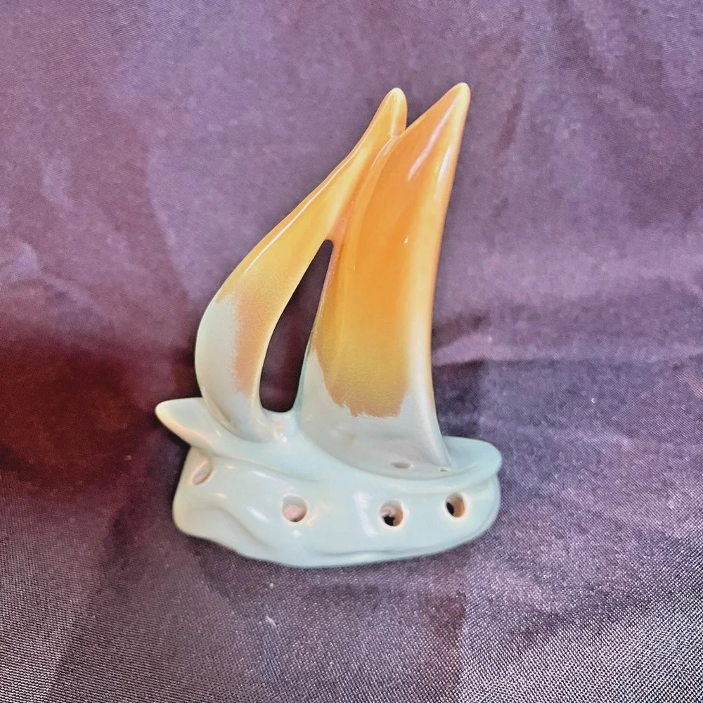 Haldeman Caliente #72 Sailboat Flower Frog California Turquoise Sunset Glaze